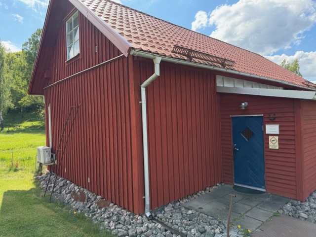 Knäckkokeriets byggnad på gården i Lerdala